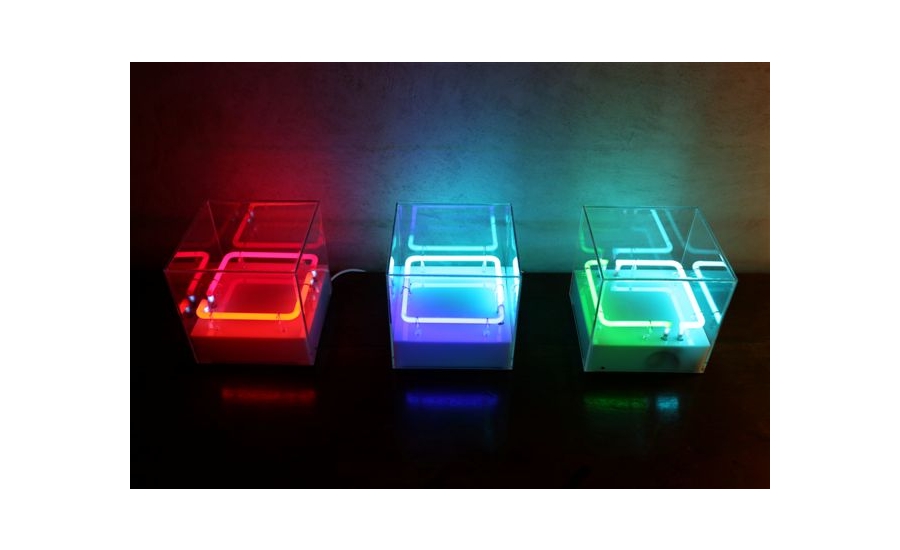 tre cubi plexi neon 20X20X20 tre volte quadrato 2014